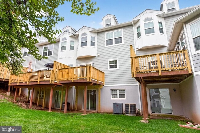 Building Photo - 102 Ashley Way