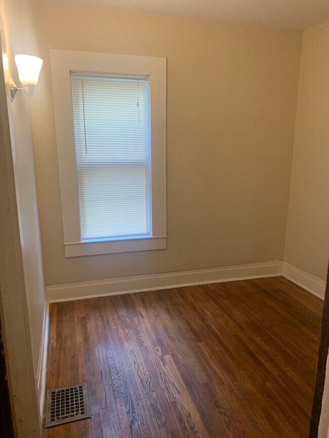 Bedroom - 695 West Ave