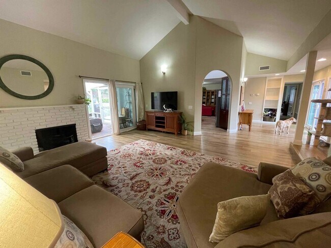 Building Photo - 1029 Silver Stallion Dr