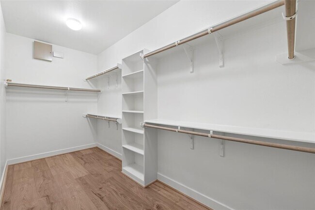 Building Photo - 1608 Northwood St