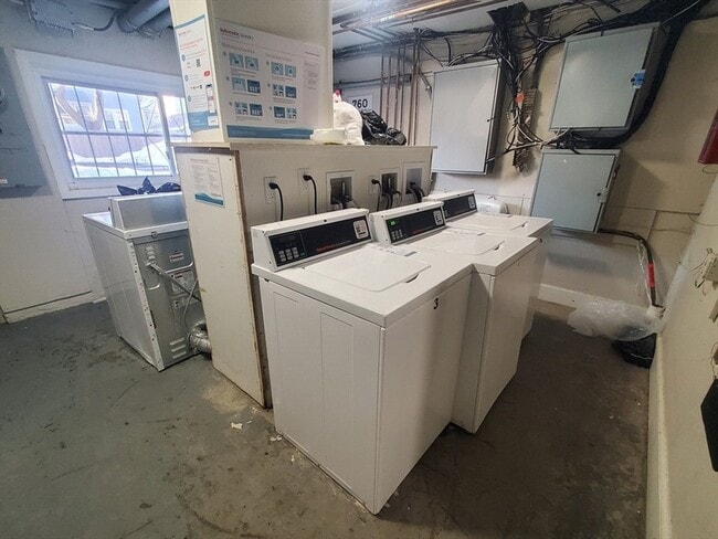 Building Photo - 760 Cummins Hwy