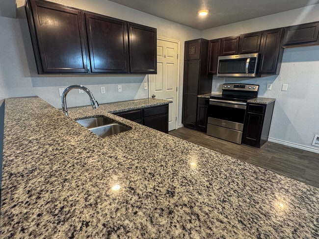 Building Photo - 3812 Eutopia St