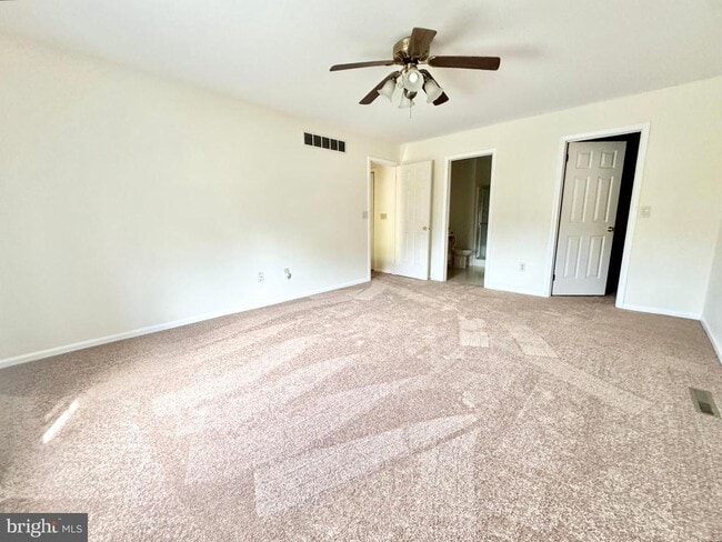 Building Photo - 501 Falcon Dr
