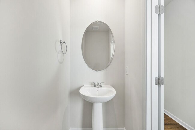 Building Photo - 502 Serena Trl