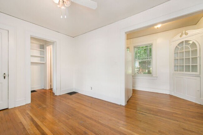 Building Photo - 155-163 Ponce de Leon Ct