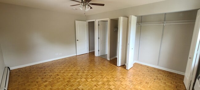 Building Photo - 1500 W Touhy Ave