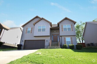 Building Photo - Pet Friendly Four Bedroom!