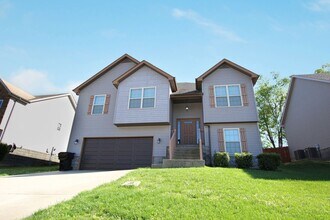 Building Photo - Pet Friendly Four Bedroom!