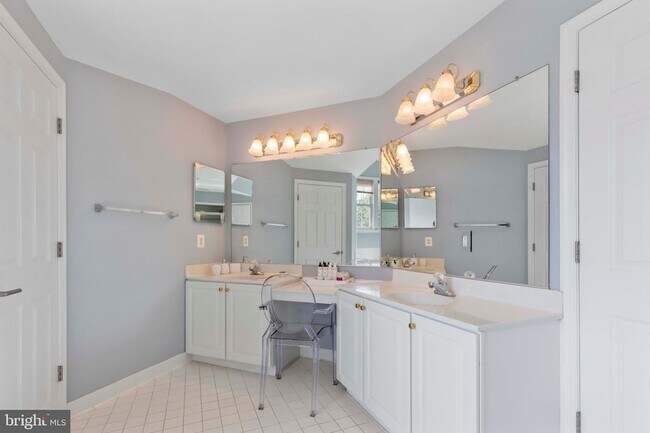 Building Photo - 12980 Highland Oaks Ct
