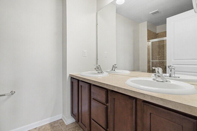 Building Photo - 27898 Hopkins Dr