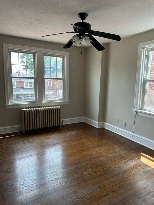 Building Photo - Updated 3 bedroom home in the City with re...