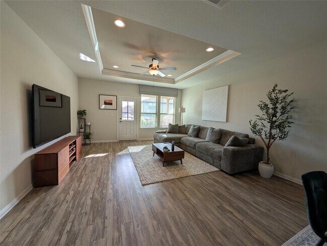 Building Photo - 511 Hoot Owl Ln S