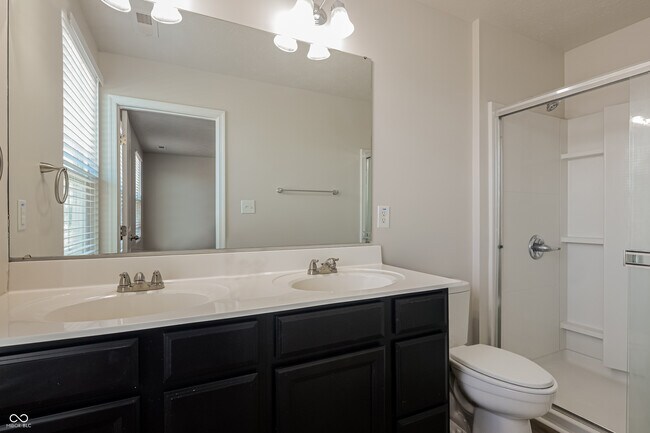 Building Photo - 13820 N Cardonia Dr