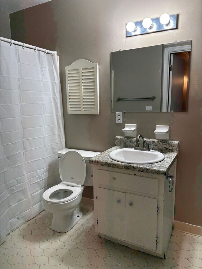 Building Photo - 2 story townhouse near TMH!!!