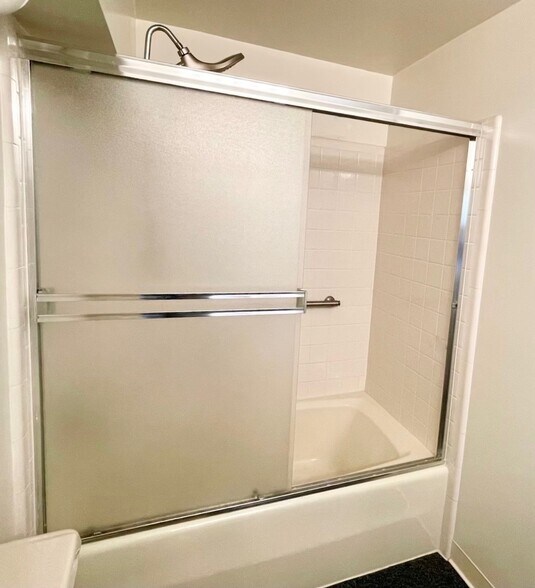 Lower Bathroom (2 of 2) - 1216 Spruce St