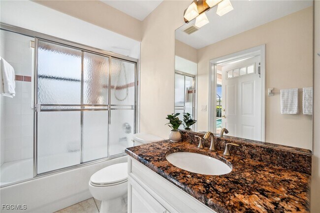 Building Photo - 210 SW 37th Terrace