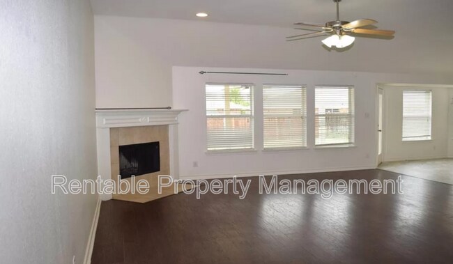Building Photo - 4704 Sailboat Dr