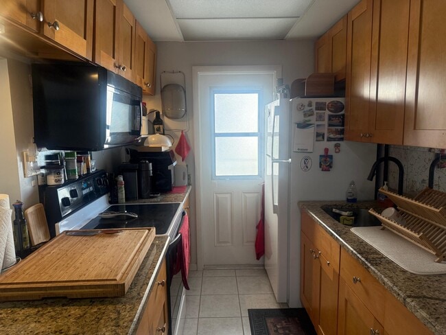 Building Photo - 3600 N Ocean Dr