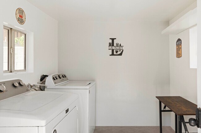Building Photo - 403 N San Gabriel Ave