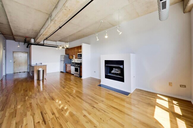 Building Photo - 6 S Laflin St