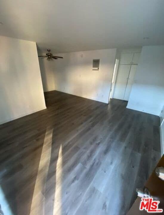 Building Photo - 13562 Vanowen St