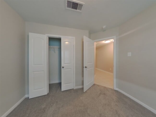 Building Photo - 317 Summer Horse Dr