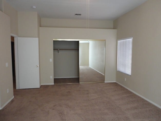 Building Photo - 222 Mariposa Way