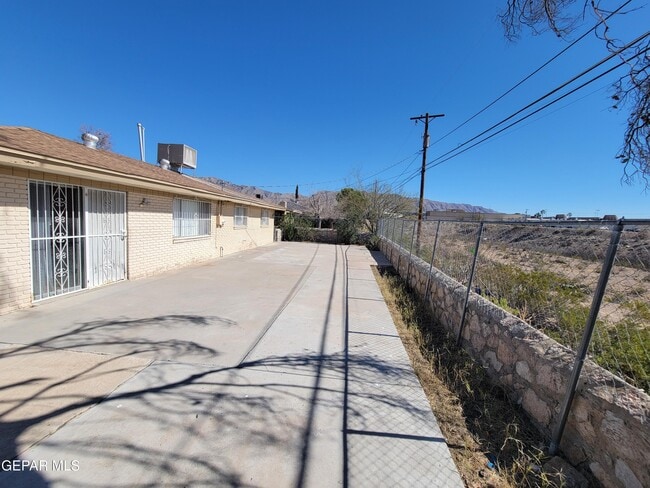 Building Photo - 7213 Alto Rey Ave