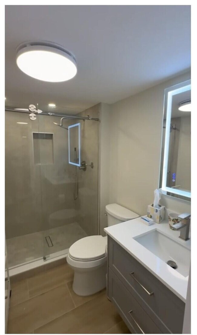 Building Photo - 5000 N Ocean Blvd