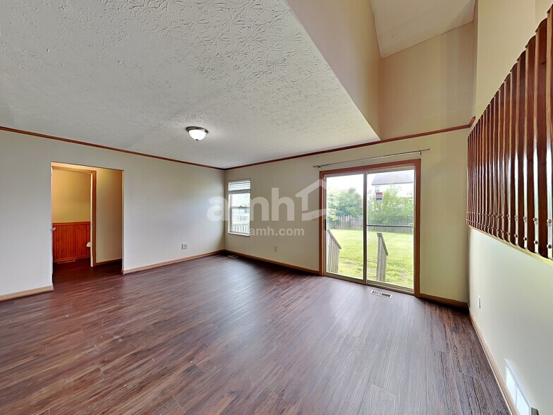 Building Photo - 5448 Longworth Dr