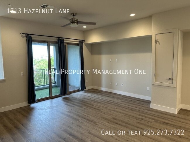 Building Photo - 1713 Hazelnut Ln