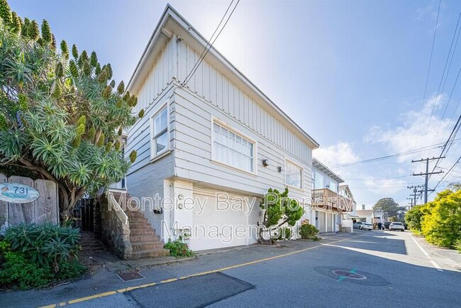 Building Photo - 731 Mermaid Ave