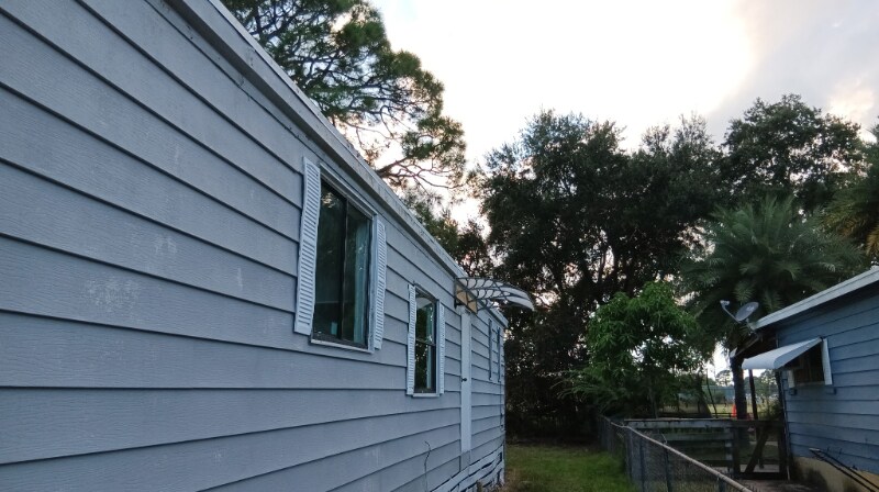 Building Photo - 1809 Cedar St