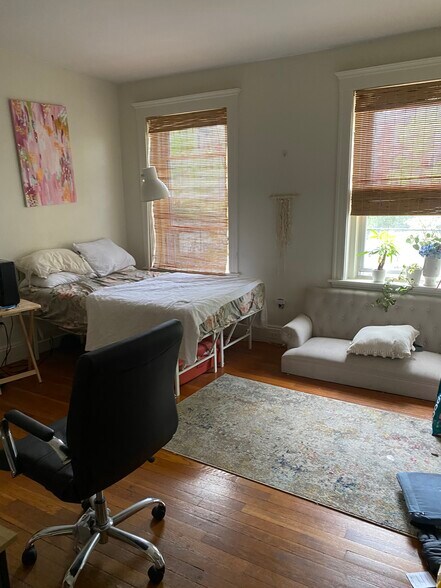 Building Photo - 187 Winthrop Rd