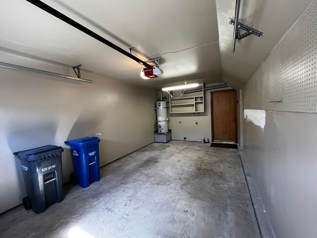 Building Photo - Charming Santa Cruz Townhouse: 3 Beds, 2.5...