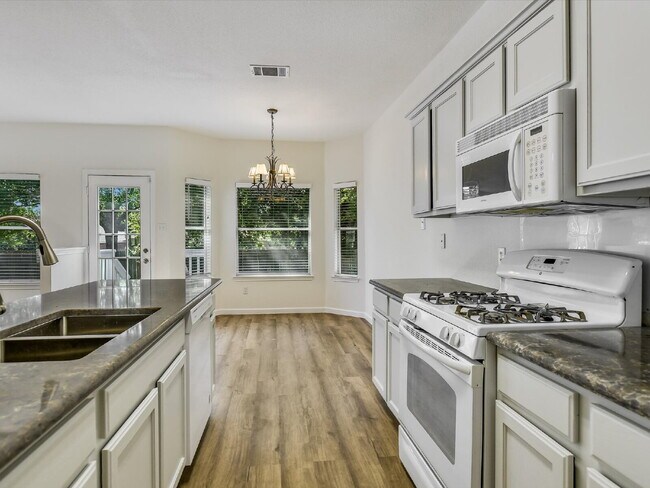 Building Photo - 1102 Brashear Ln