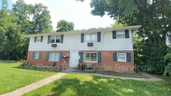 Building Photo - 1708 W Riverview Ave