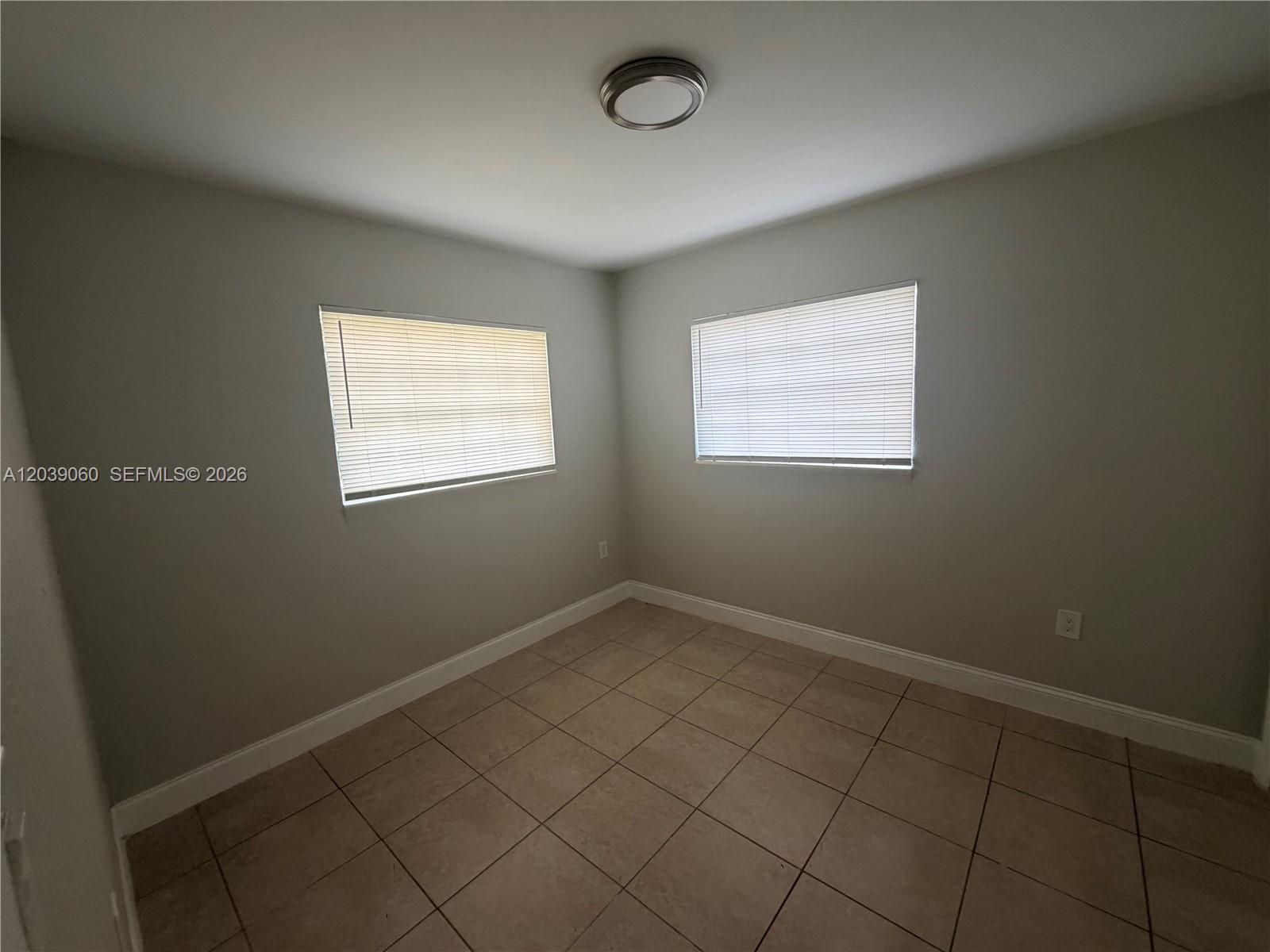 Building Photo - 6321 SW 20th Ct