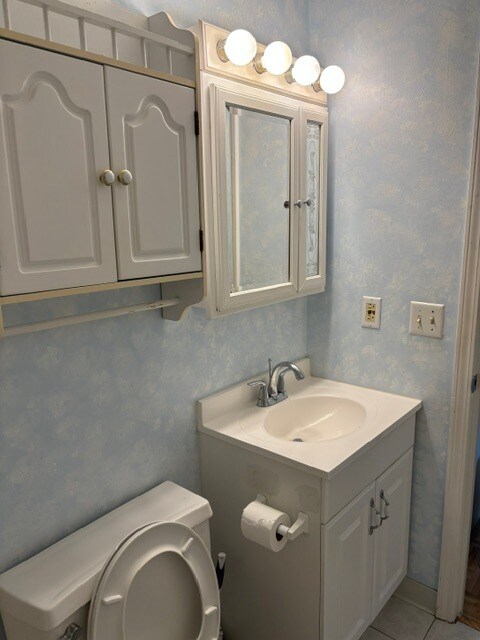 Building Photo - 16 Kenmar Dr
