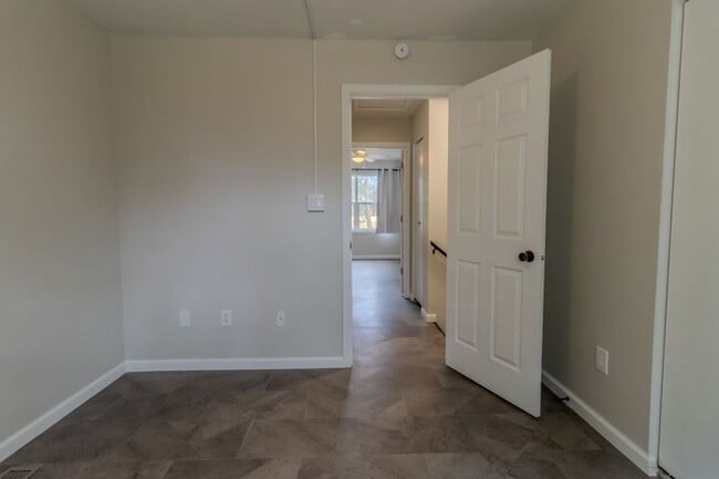 Building Photo - Bright & Updated 4-Bedroom Home Close to Everything