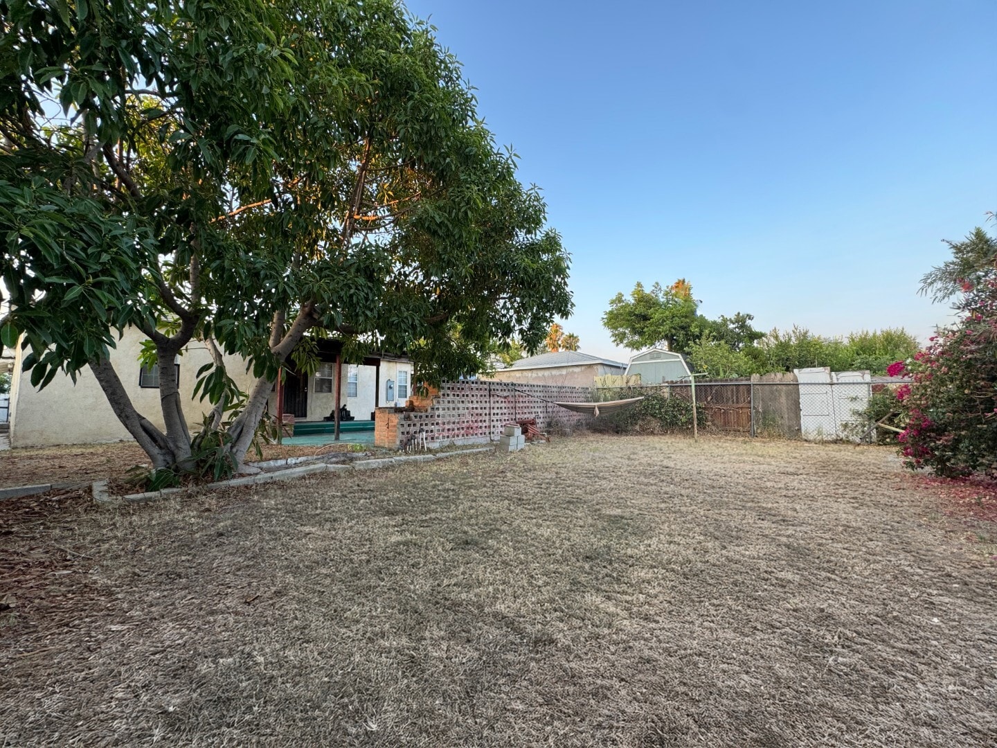 Perfect Backyard for Pets or Parties! - 11050 Keswick St