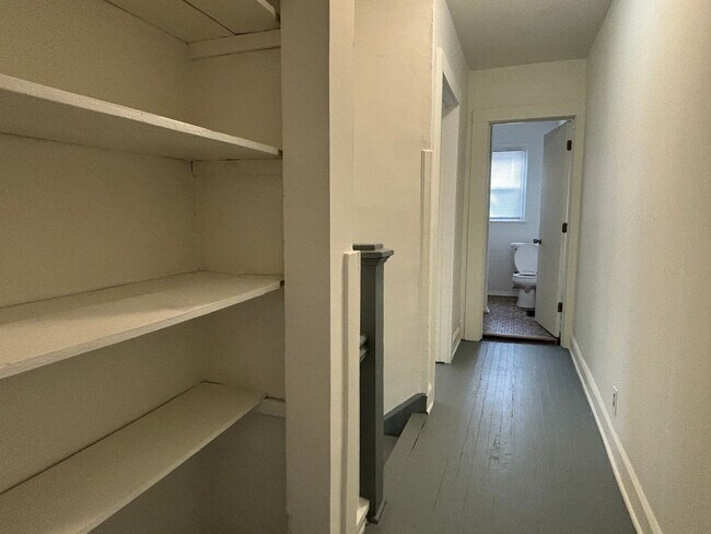 Building Photo - Large 2 Bed 1 Bath With Fenced in Yard & Deck!