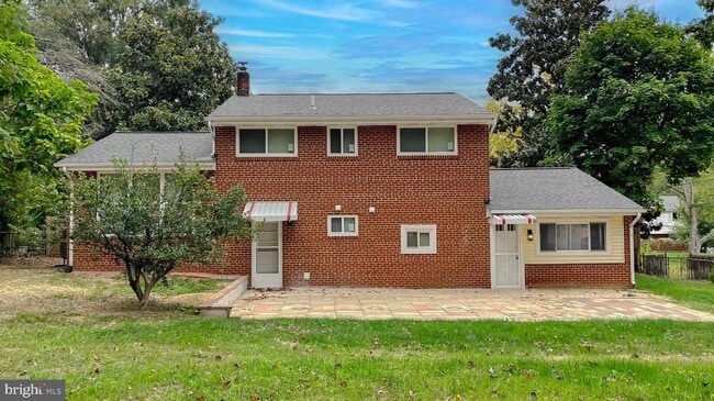 Building Photo - 7203 Westchester Dr