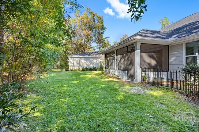 Building Photo - 241 Ridgewood Park Dr S