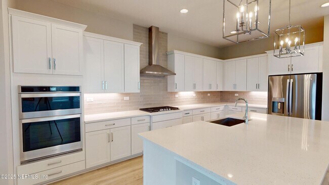 Building Photo - 511 Marquesa Cir