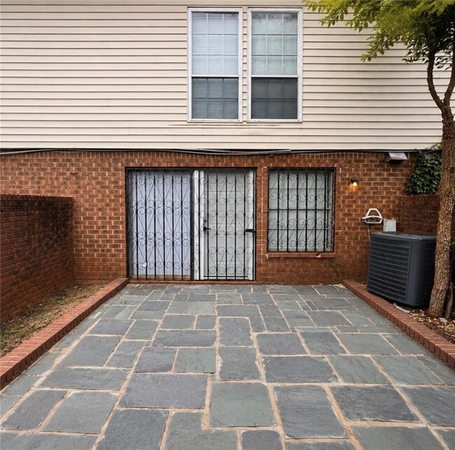 Building Photo - 3254 Strawberry Ln