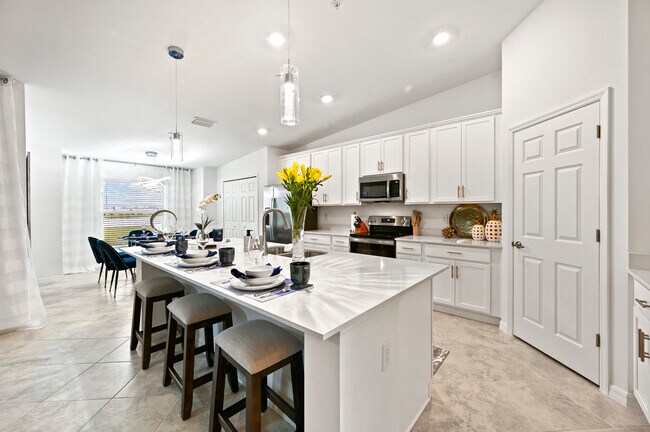 Building Photo - 15950 Grassland Ln