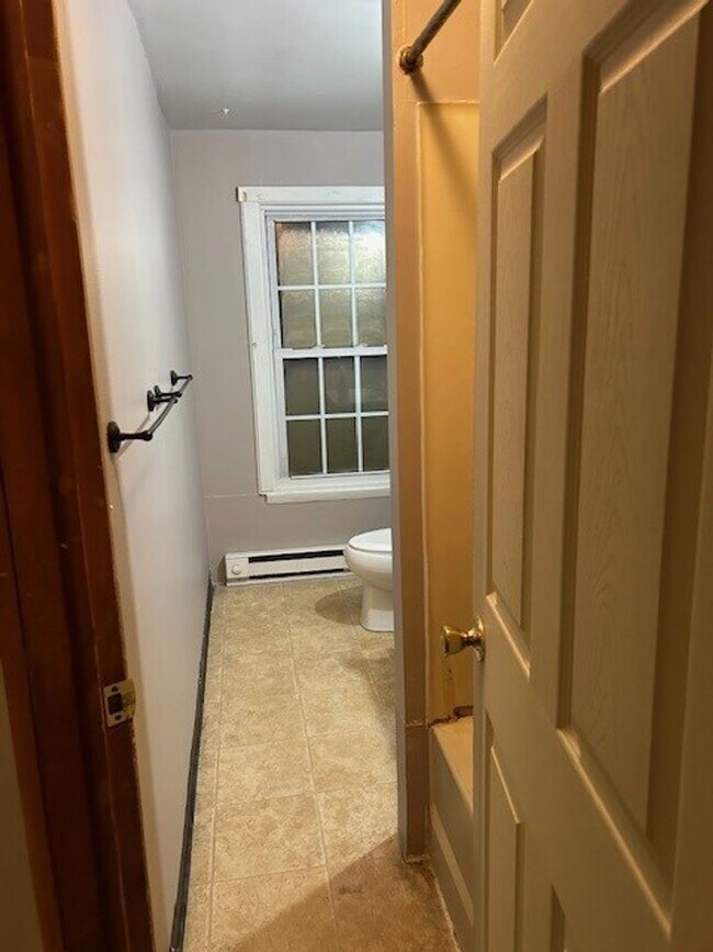 Building Photo - 6 E High St