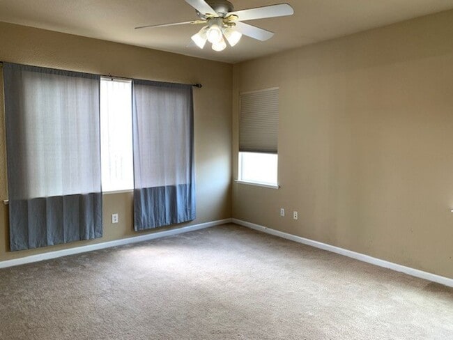 Building Photo - Big, Beautiful, Two Story Home in North Natomas