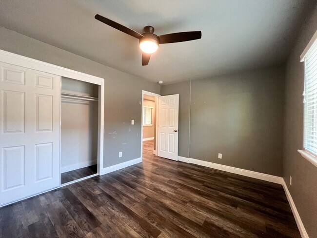 Building Photo - Remodeled 1 Bed, 1 Bath Apt Near McKinley Park